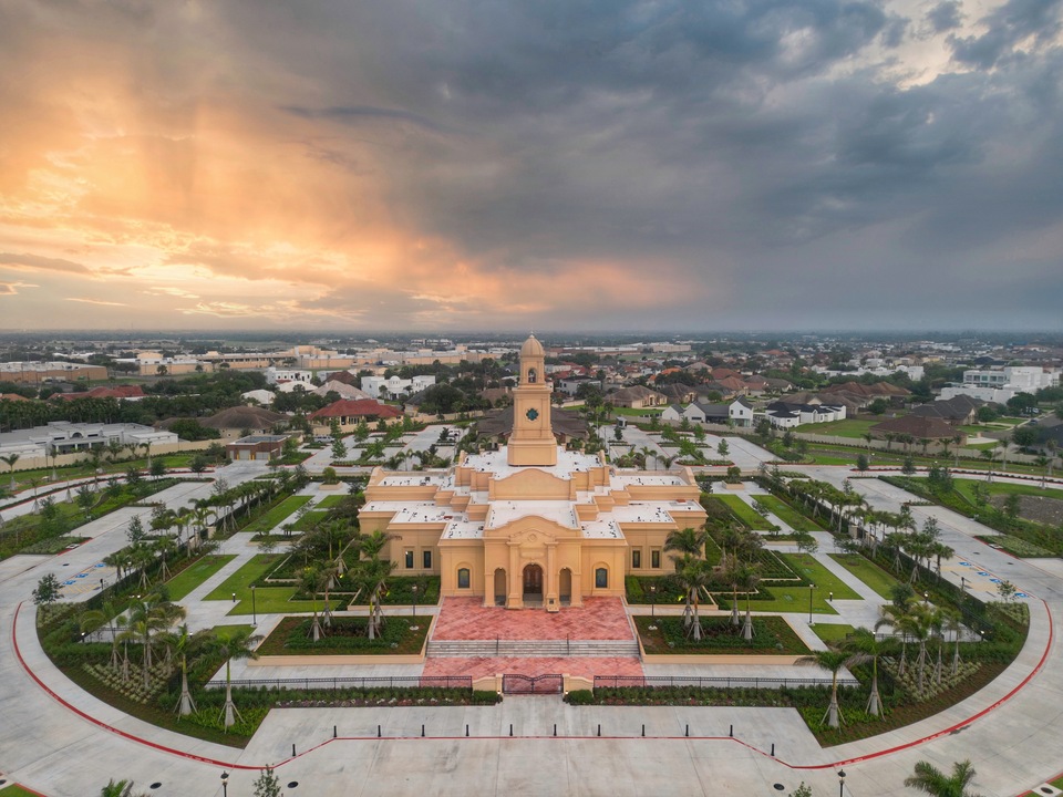 Presidents And Matrons Of The McAllen Texas Temple 