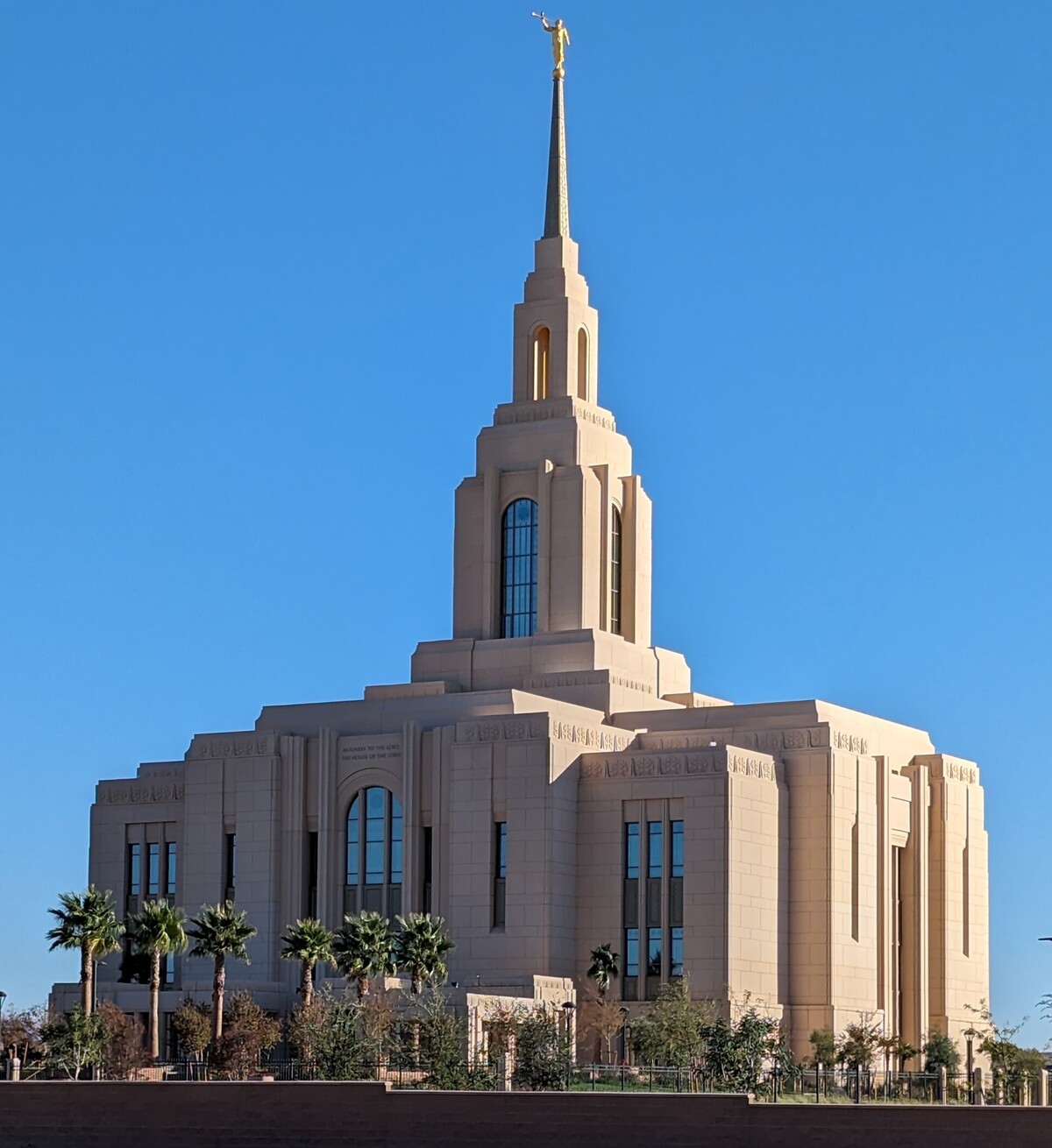 Red Cliffs Utah Temple Photograph Gallery | ChurchofJesusChristTemples.org